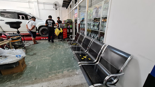 AUTOCARE CENTRE TYRE KENINGAU