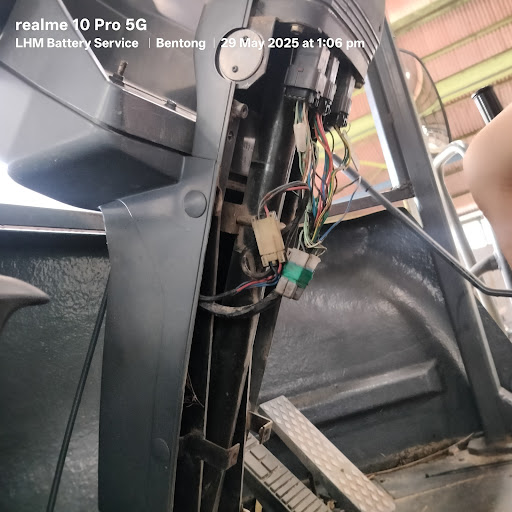 LHM battery electricity service